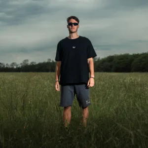 Remera [R]evolution Retrofish Azul / Negra